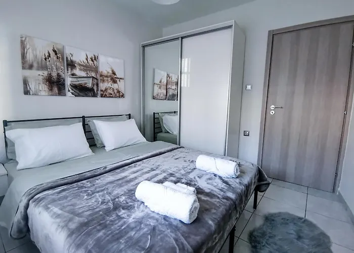 Luna * 塞萨洛尼基